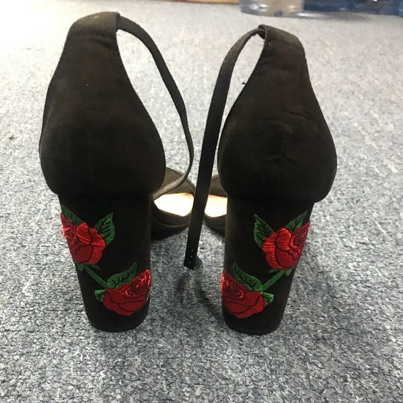 Shoes - Picture 3 of 4